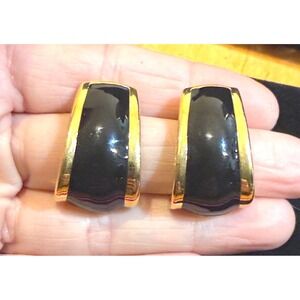 Vintage Avon Black Enamel Gold Tone J Hoop Stud Earrings Textured Back 1 Inch